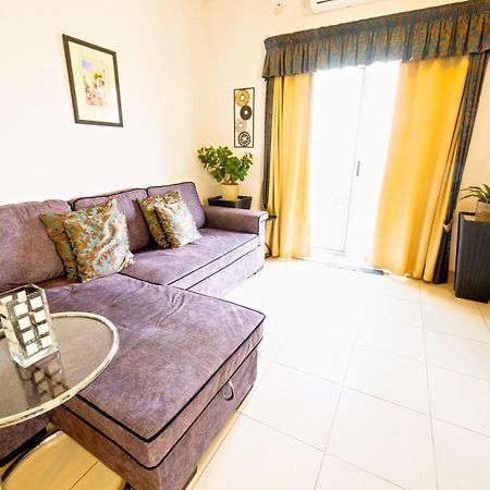 Vic- Seafront Apartment スリーマ エクステリア 写真