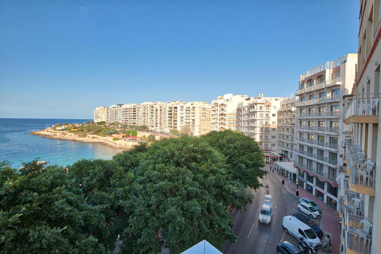 Vic- Seafront Apartment スリーマ エクステリア 写真