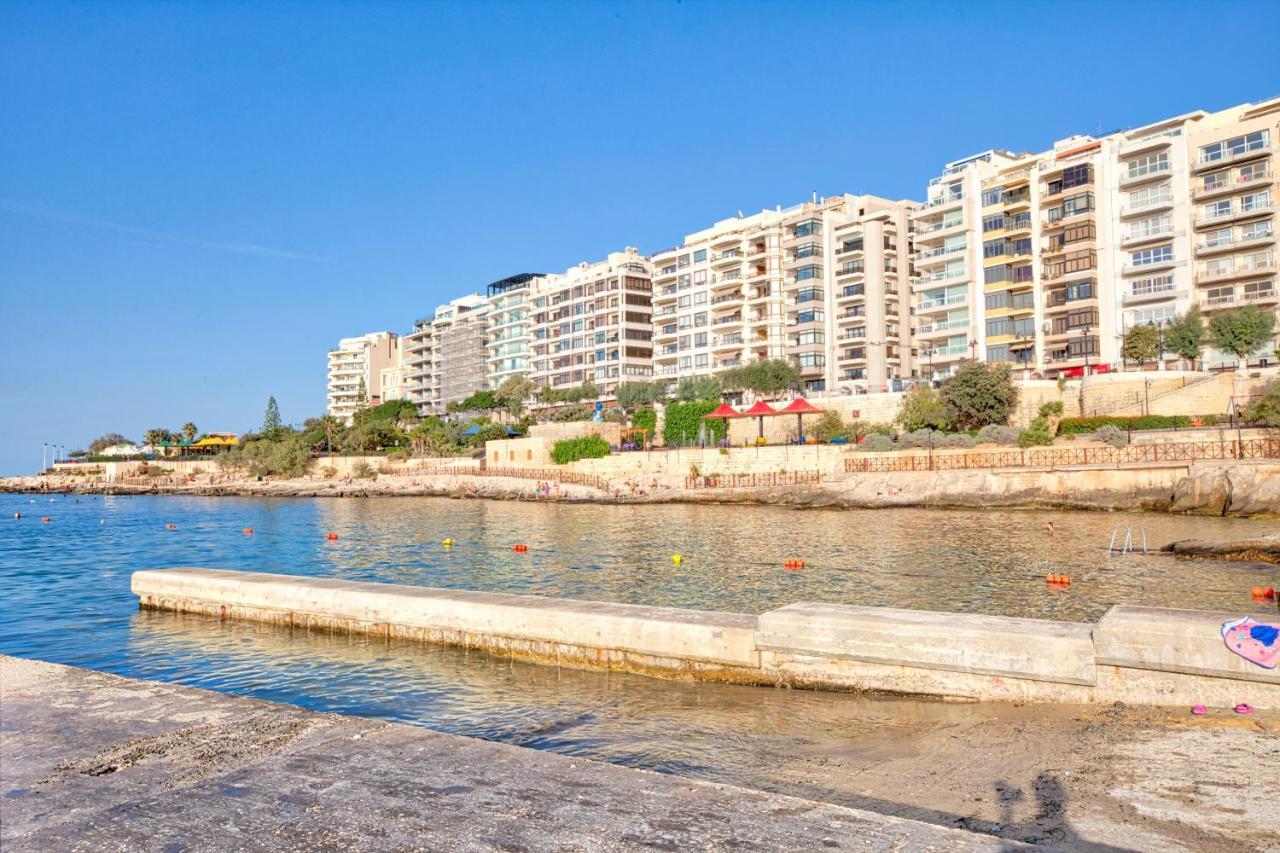 Vic- Seafront Apartment スリーマ エクステリア 写真