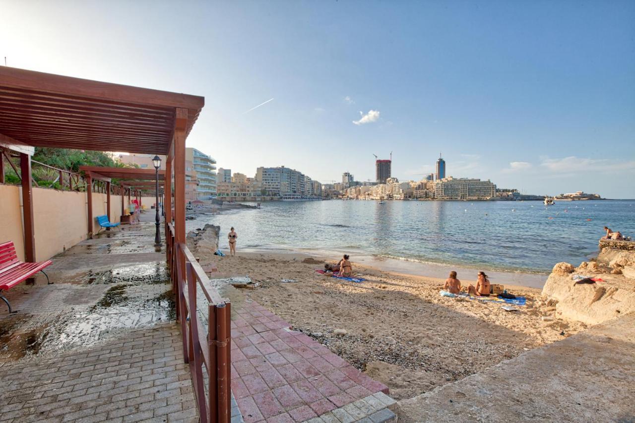 Vic- Seafront Apartment スリーマ エクステリア 写真