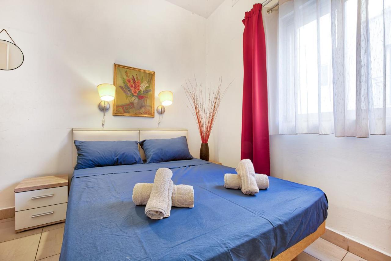 Vic- Seafront Apartment スリーマ エクステリア 写真