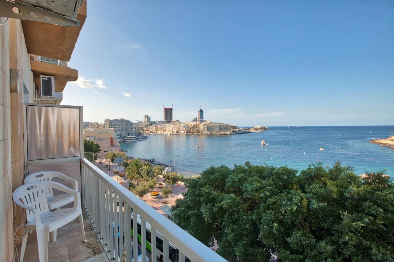 Vic- Seafront Apartment スリーマ エクステリア 写真