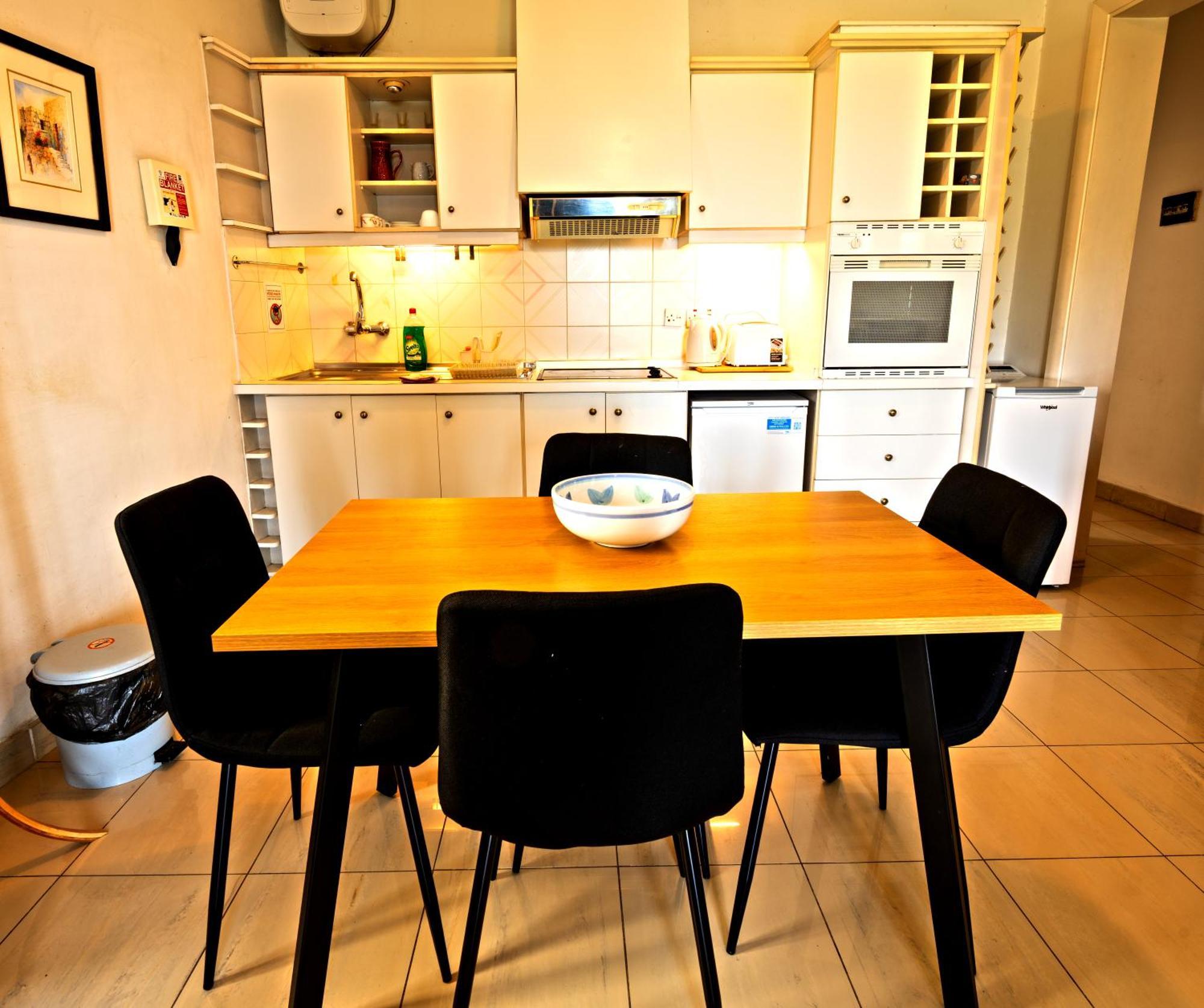 Vic- Seafront Apartment スリーマ エクステリア 写真